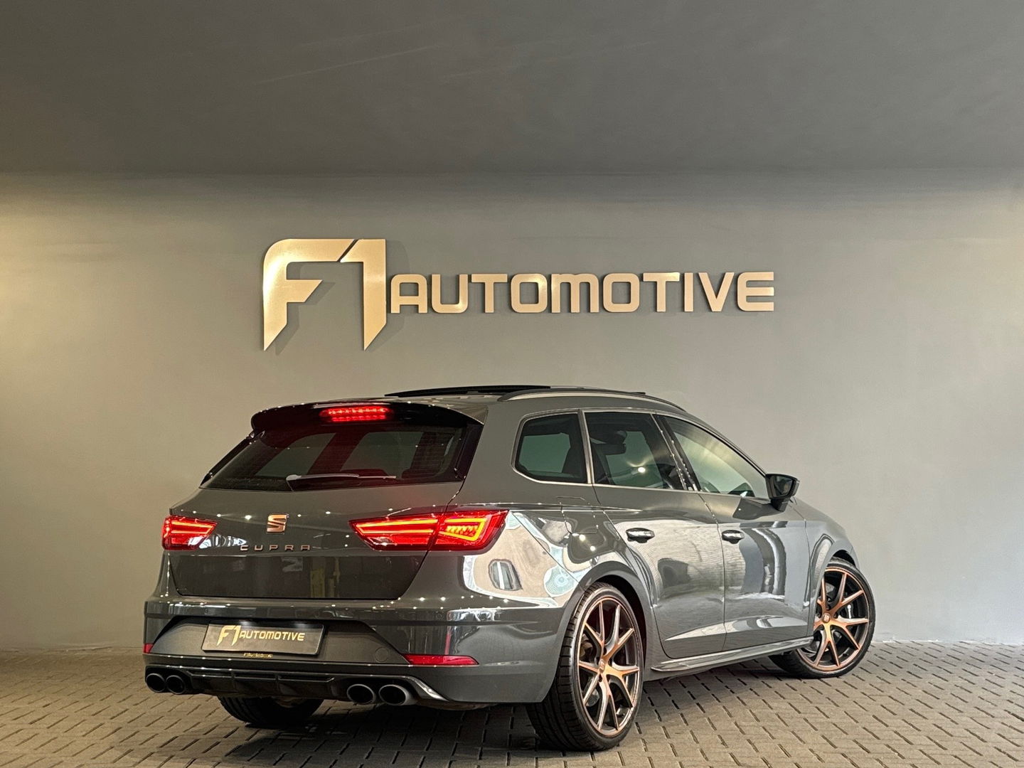 SEAT León ST 2.0 TSI 4DRIVE CUPRA Ultimate Pano|Carbon|Beats