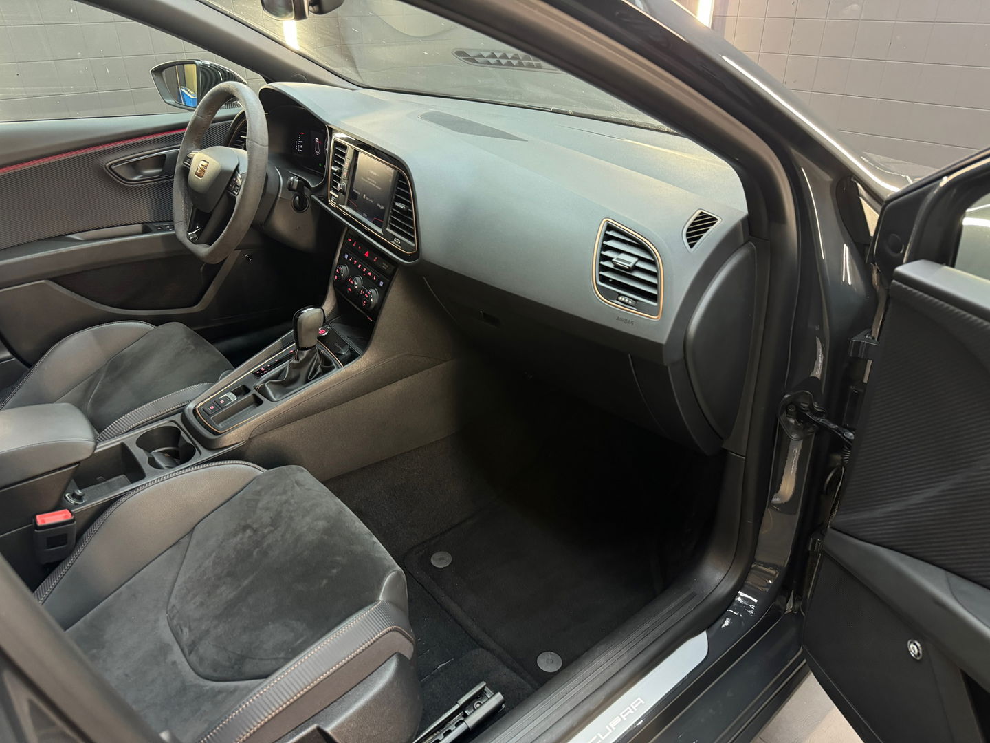 SEAT León ST 2.0 TSI 4DRIVE CUPRA Ultimate Pano|Carbon|Beats