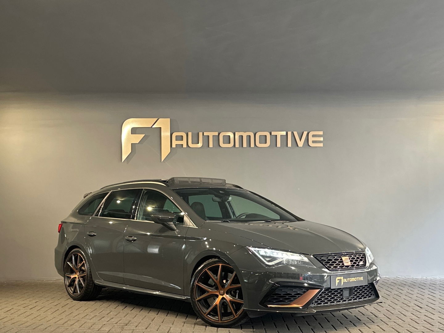 SEAT León ST 2.0 TSI 4DRIVE CUPRA Ultimate Pano|Carbon|Beats