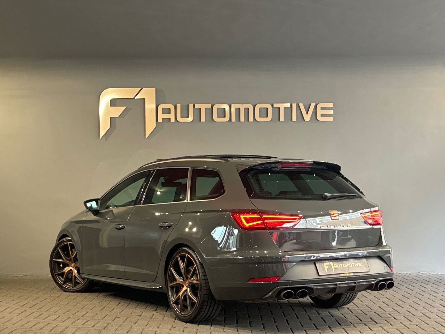 SEAT León ST 2.0 TSI 4DRIVE CUPRA Ultimate Pano|Carbon|Beats