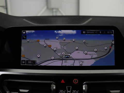BMW 3-serie 320e M Sport | Head-Up | LaserLight | Stoelverwarming | Adaptive cruise | Sfeerverlichting | Carplay | Sportstoelen