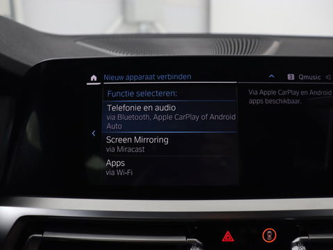 BMW 3-serie 320e M Sport | Head-Up | LaserLight | Stoelverwarming | Adaptive cruise | Sfeerverlichting | Carplay | Sportstoelen