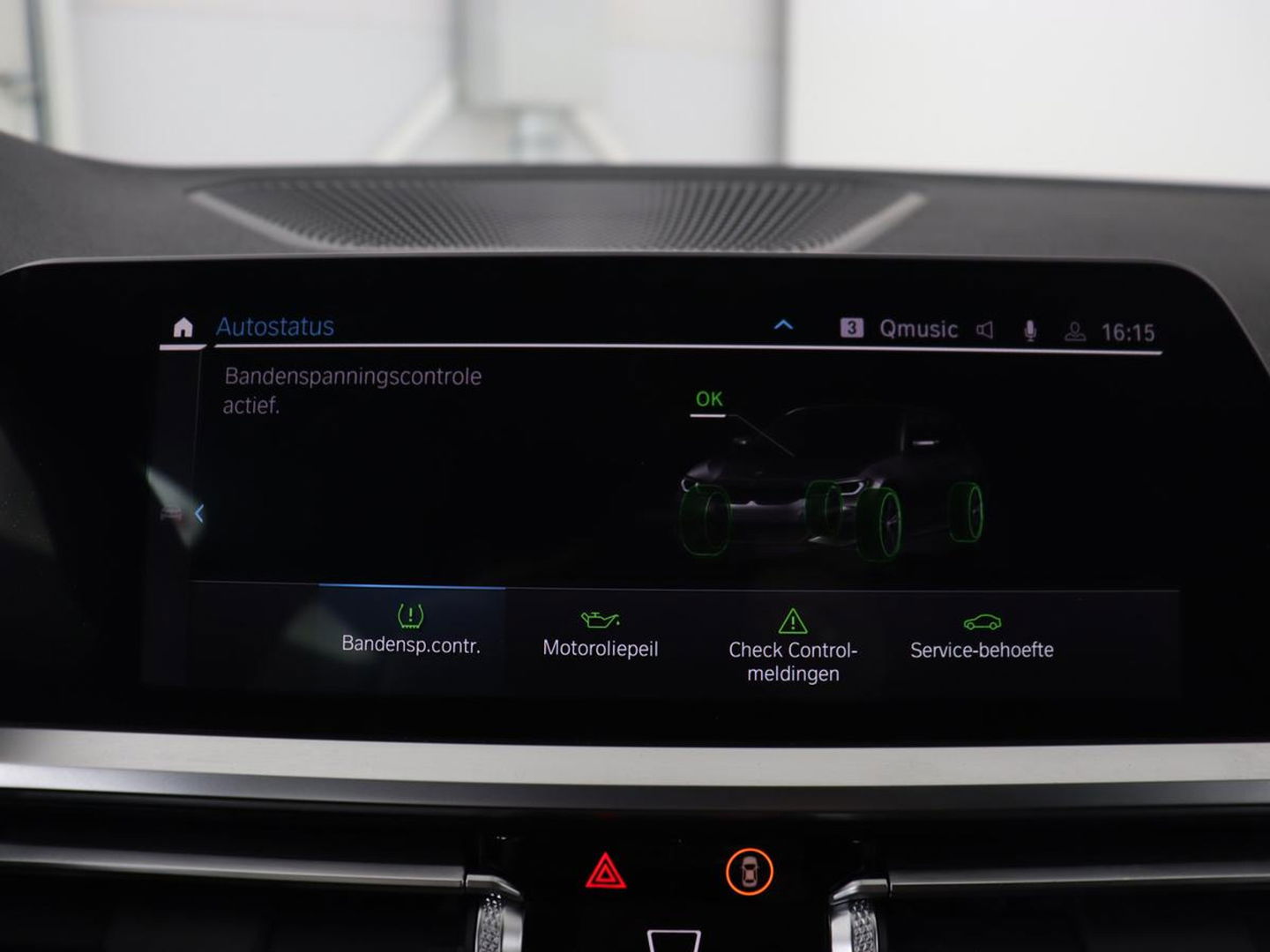 BMW 3-serie 320e M Sport | Head-Up | LaserLight | Stoelverwarming | Adaptive cruise | Sfeerverlichting | Carplay | Sportstoelen