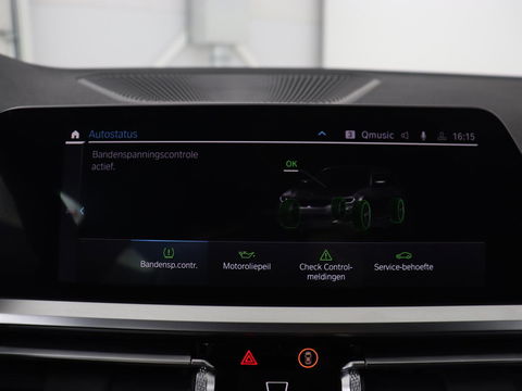 BMW 3-serie 320e M Sport | Head-Up | LaserLight | Stoelverwarming | Adaptive cruise | Sfeerverlichting | Carplay | Sportstoelen