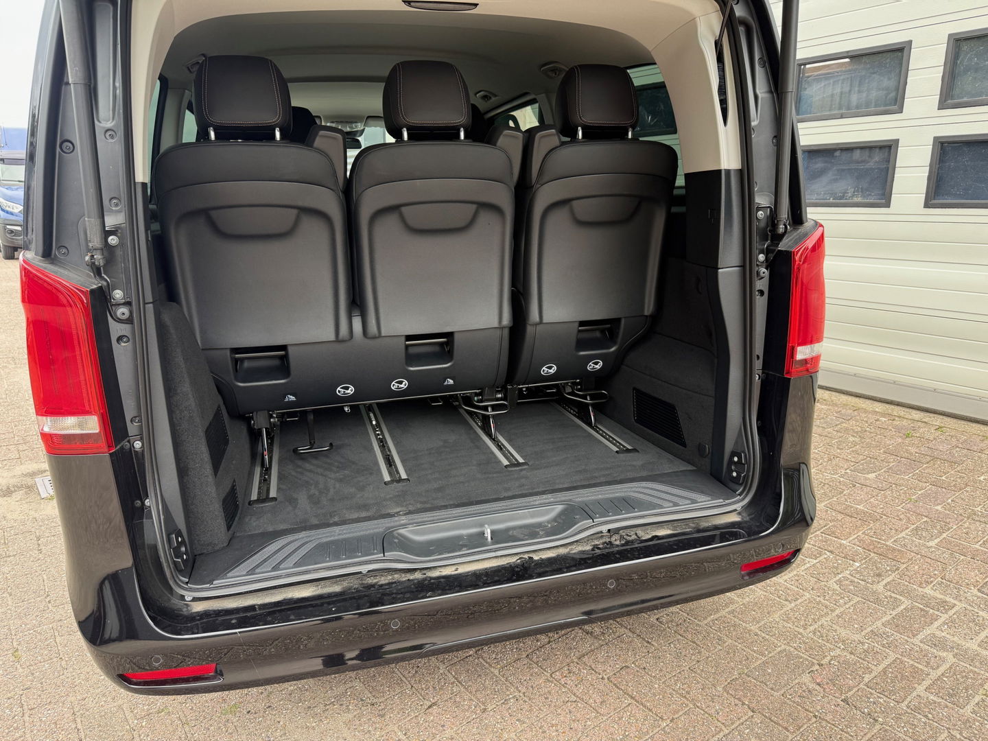 Mercedes-Benz EQV 300 90 kWh L3 Extra Lang - 7/8 Zits - Elc. schuif - Leder - 3 Jaar onderhoud + Garantie