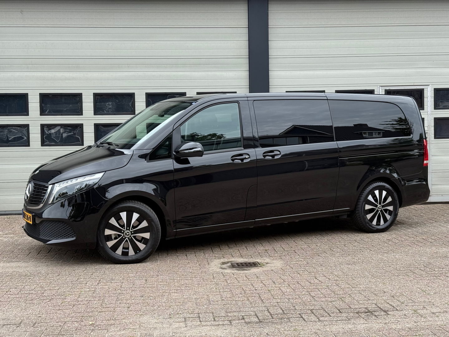 Mercedes-Benz EQV 300 90 kWh L3 Extra Lang - 7/8 Zits - Elc. schuif - Leder - 3 Jaar onderhoud + Garantie
