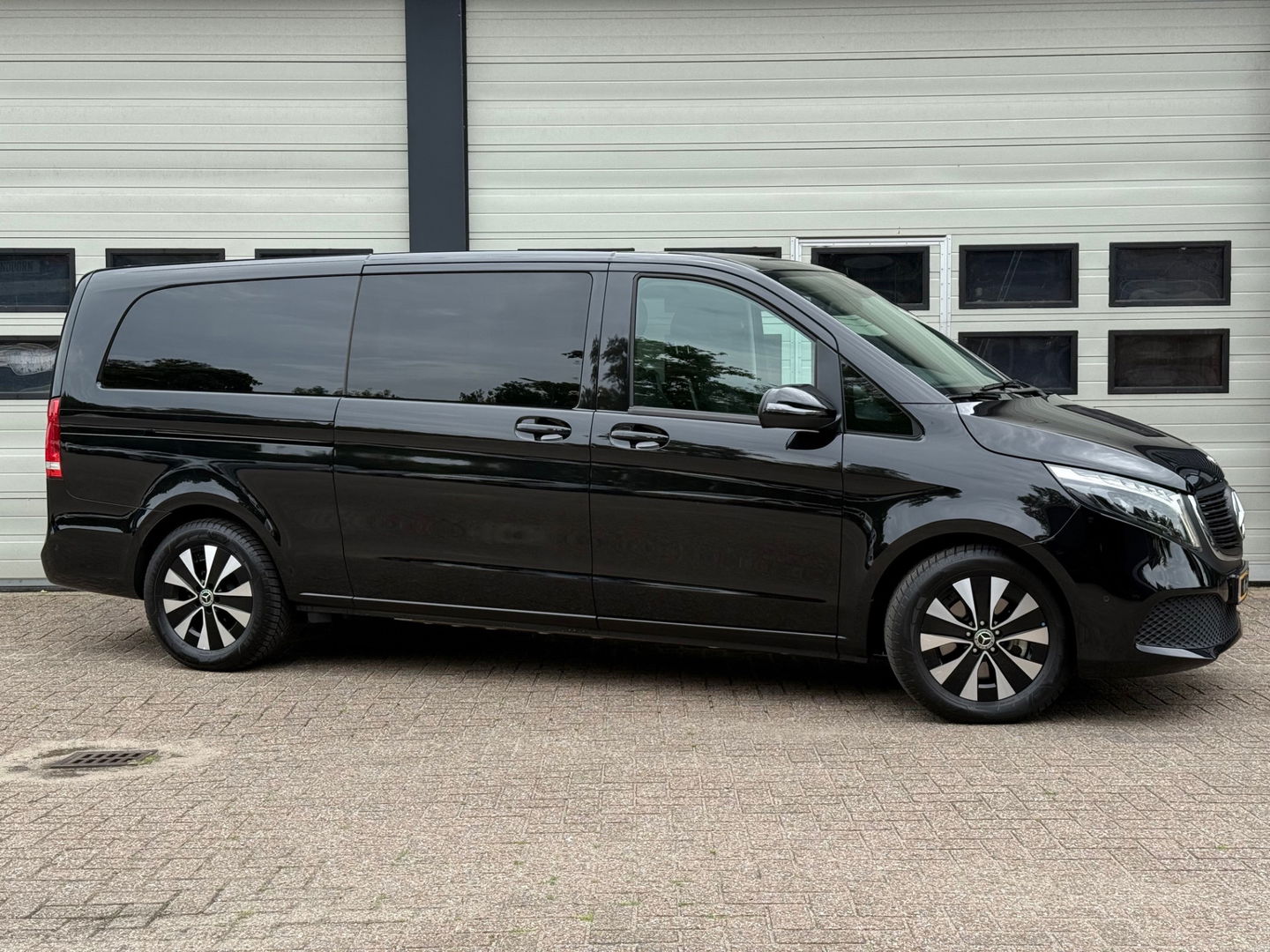 Mercedes-Benz EQV 300 90 kWh L3 Extra Lang - 7/8 Zits - Elc. schuif - Leder - 3 Jaar onderhoud + Garantie
