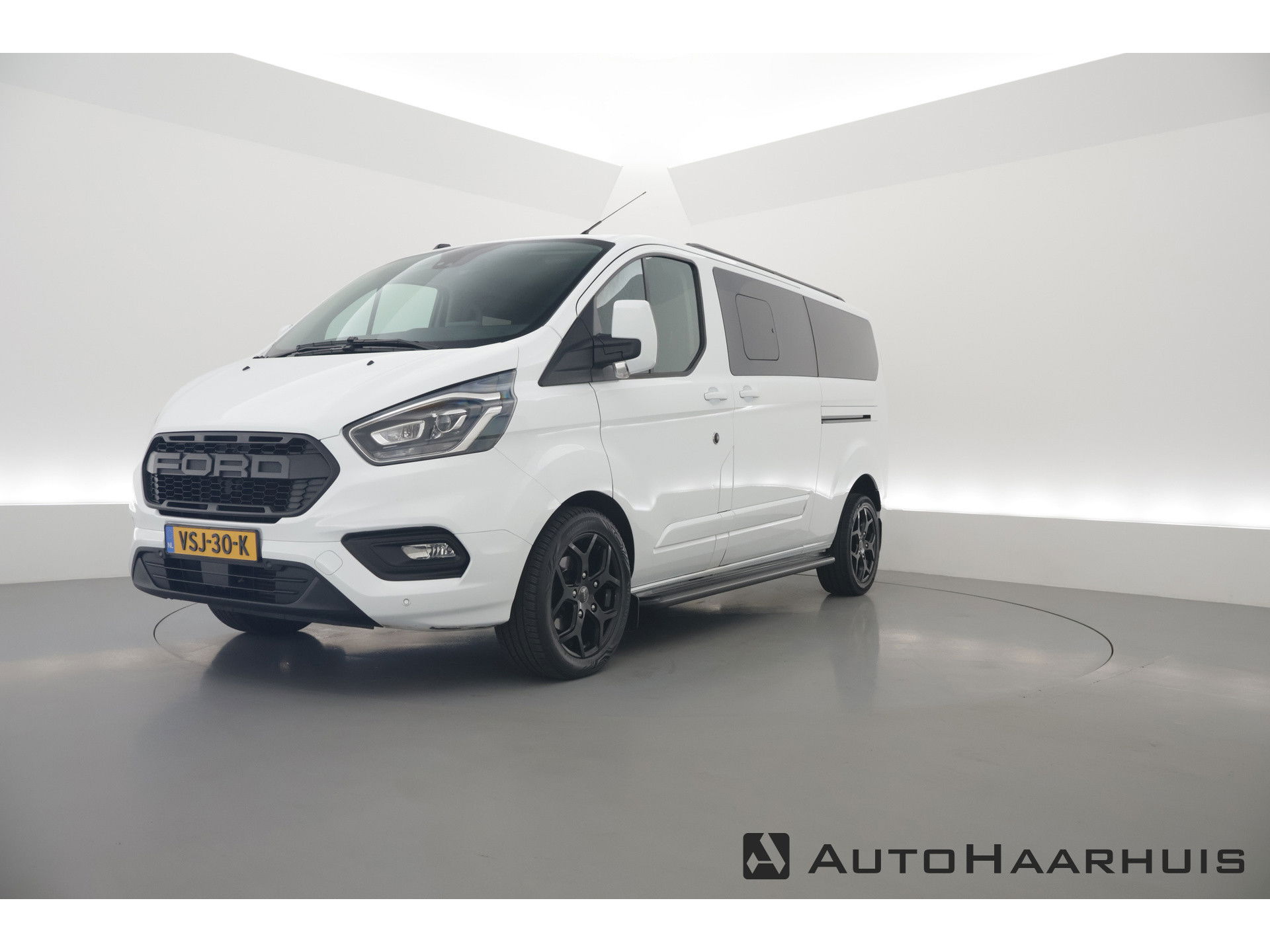 Ford Transit Custom 320 2.0 TDCI L2H1 DC Aut. | 170pk | Navi | Leder | Adapt. Cruise | 18'' | Trekhaak | Camera | 2x Schuifd.