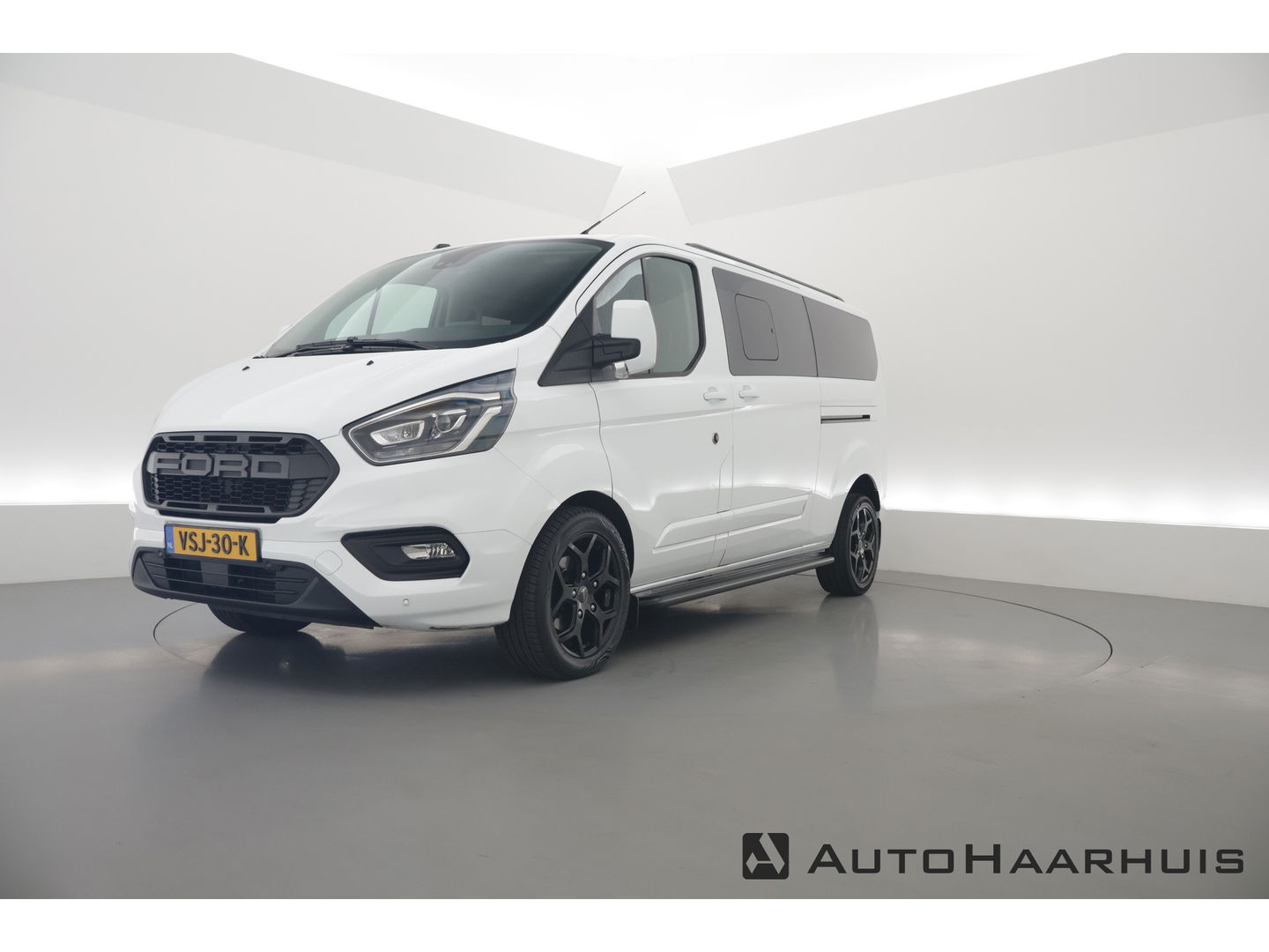 Ford Transit Custom 320 2.0 TDCI L2H1 DC Aut. | 170pk | Navi | Leder | Adapt. Cruise | 18'' | Trekhaak | Camera | 2x Schuifd.