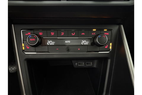 Volkswagen Polo 1.0 TSI Comfortline ACC LED Carplay Clima Navigatie 15''LMV