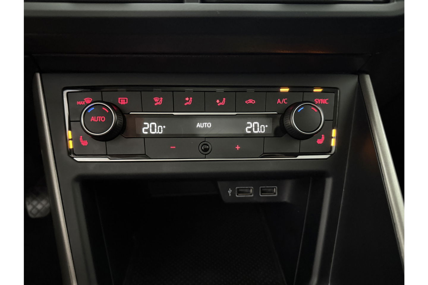 Volkswagen Polo 1.0 TSI Comfortline ACC LED Carplay Clima Navigatie 15''LMV