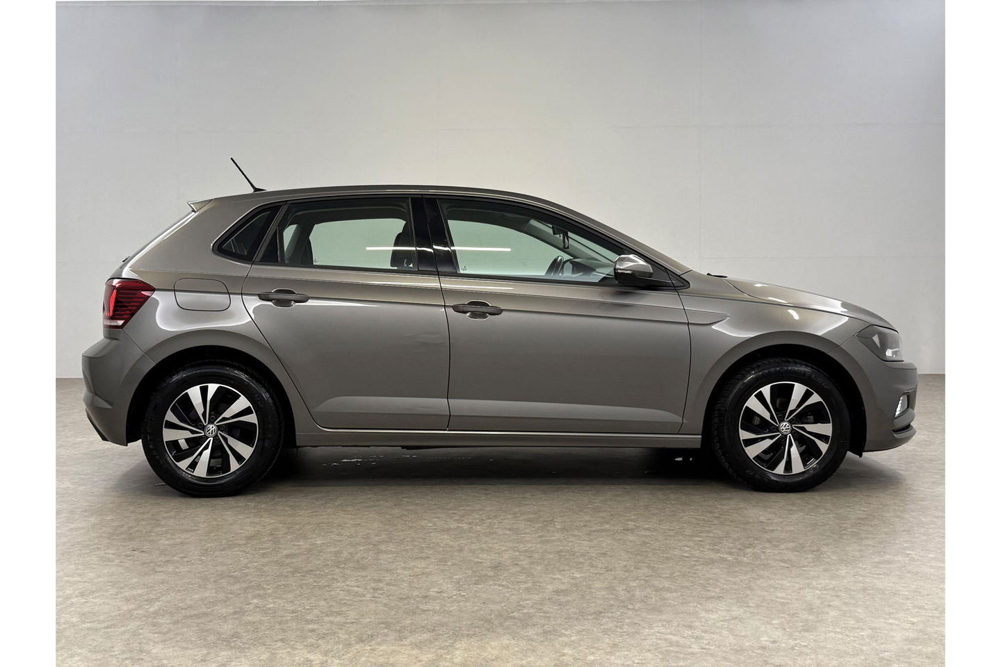 Volkswagen Polo 1.0 TSI Comfortline ACC LED Carplay Clima Navigatie 15''LMV