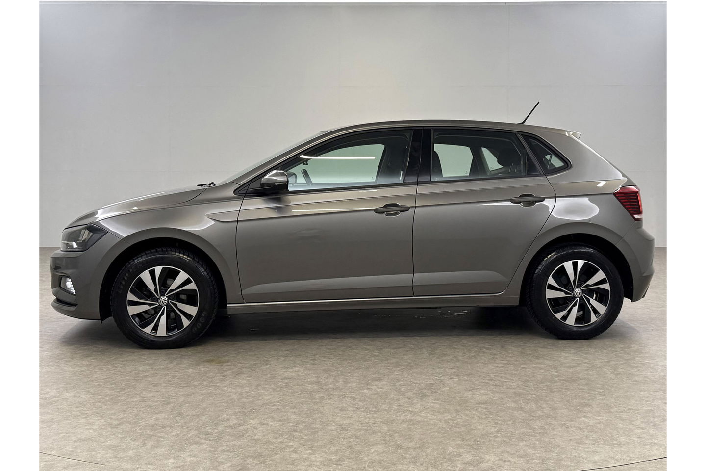 Volkswagen Polo 1.0 TSI Comfortline ACC LED Carplay Clima Navigatie 15''LMV