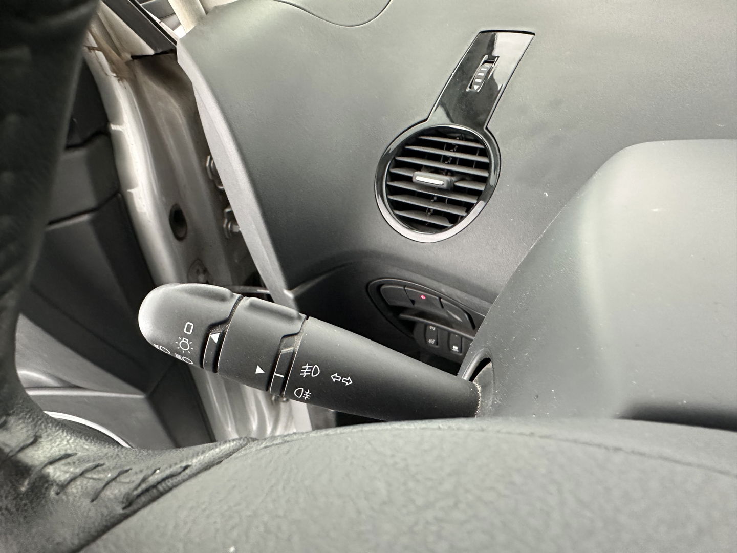 Renault Grand Espace 2.0 dCi Initiale [ 7-Pers ] Aut. *1/2LEATHER | XENON | NAVI-FULLMAP | CAMERA | COMFORT/ HEATED-SEATS | ECC | PDC | CRUISE | 17''ALU*