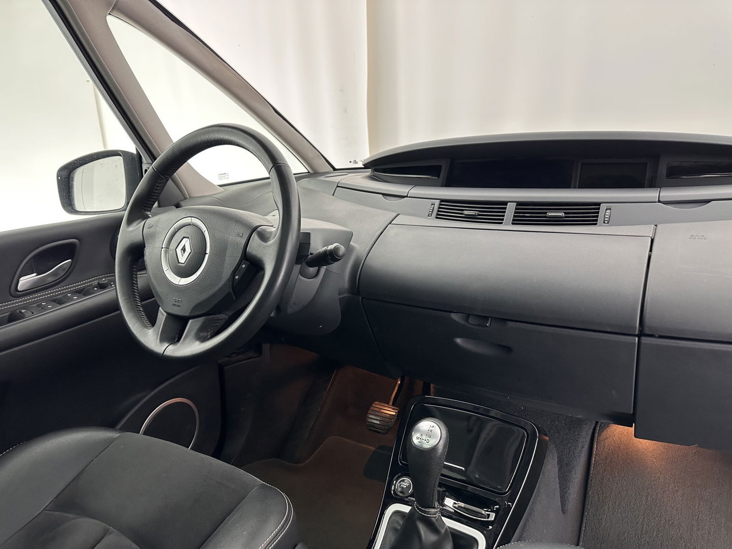 Renault Grand Espace 2.0 dCi Initiale [ 7-Pers ] Aut. *1/2LEATHER | XENON | NAVI-FULLMAP | CAMERA | COMFORT/ HEATED-SEATS | ECC | PDC | CRUISE | 17''ALU*