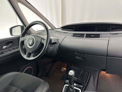 Renault Grand Espace 2.0 dCi Initiale [ 7-Pers ] Aut. *1/2LEATHER | XENON | NAVI-FULLMAP | CAMERA | COMFORT/ HEATED-SEATS | ECC | PDC | CRUISE | 17''ALU*