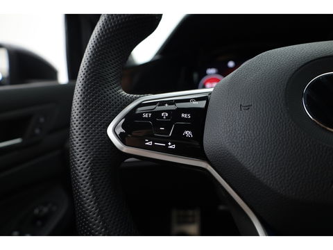 Volkswagen Golf 1.4 eHybrid GTE | Adapt. Cruise | Mistlampen | Stoel- Stuurverw. | IQ. Light | Navi | Camera