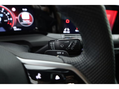 Volkswagen Golf 1.4 eHybrid GTE | Adapt. Cruise | Mistlampen | Stoel- Stuurverw. | IQ. Light | Navi | Camera