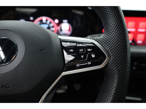Volkswagen Golf 1.4 eHybrid GTE | Adapt. Cruise | Mistlampen | Stoel- Stuurverw. | IQ. Light | Navi | Camera