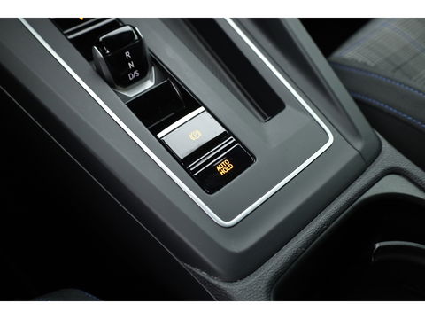 Volkswagen Golf 1.4 eHybrid GTE | Adapt. Cruise | Mistlampen | Stoel- Stuurverw. | IQ. Light | Navi | Camera