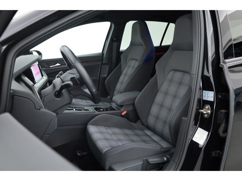 Volkswagen Golf 1.4 eHybrid GTE | Adapt. Cruise | Mistlampen | Stoel- Stuurverw. | IQ. Light | Navi | Camera