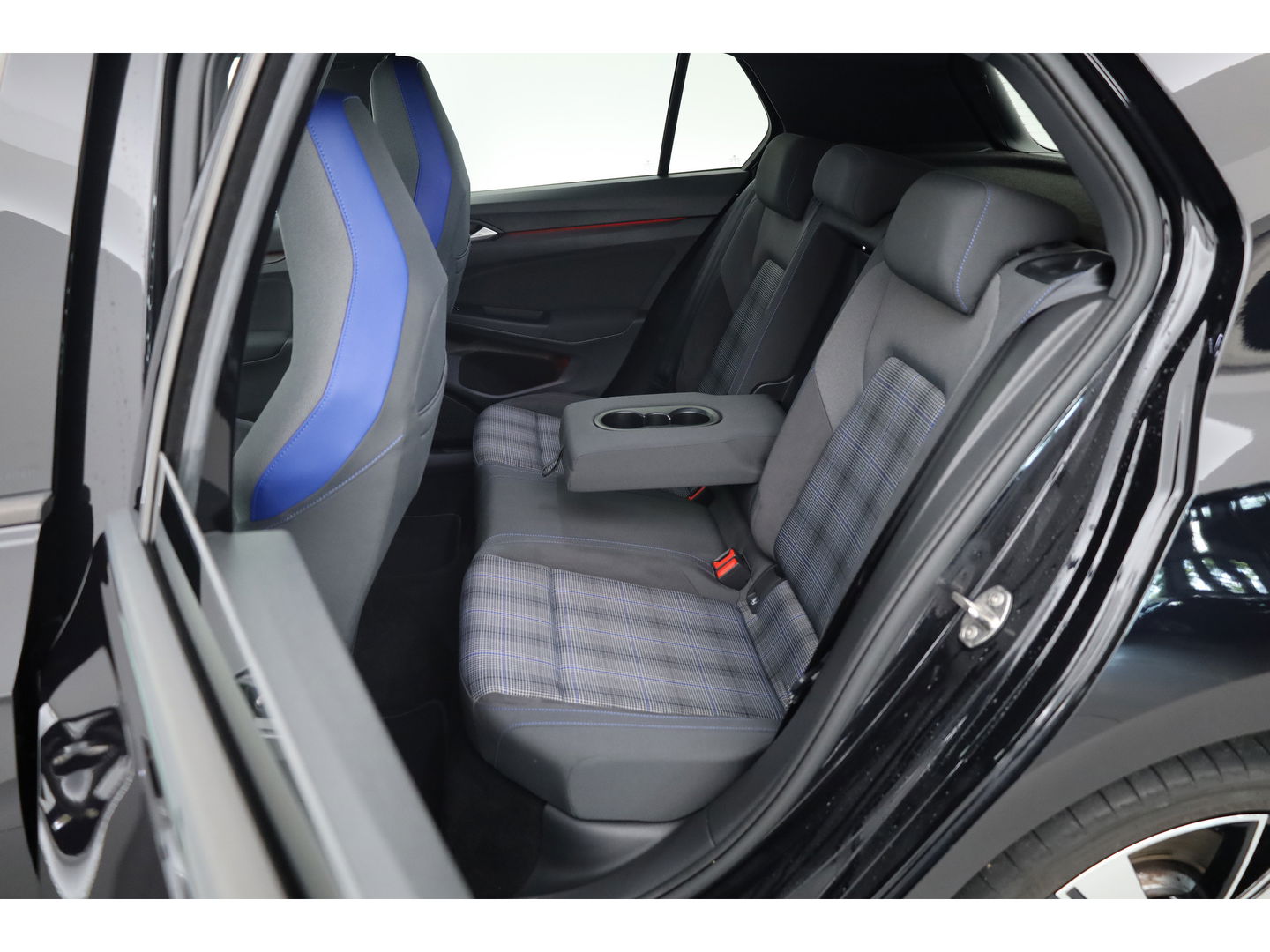 Volkswagen Golf 1.4 eHybrid GTE | Adapt. Cruise | Mistlampen | Stoel- Stuurverw. | IQ. Light | Navi | Camera