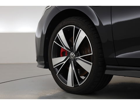 Volkswagen Golf 1.4 eHybrid GTE | Adapt. Cruise | Mistlampen | Stoel- Stuurverw. | IQ. Light | Navi | Camera
