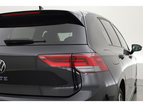 Volkswagen Golf 1.4 eHybrid GTE | Adapt. Cruise | Mistlampen | Stoel- Stuurverw. | IQ. Light | Navi | Camera