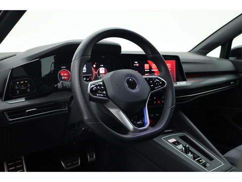 Volkswagen Golf 1.4 eHybrid GTE | Adapt. Cruise | Mistlampen | Stoel- Stuurverw. | IQ. Light | Navi | Camera