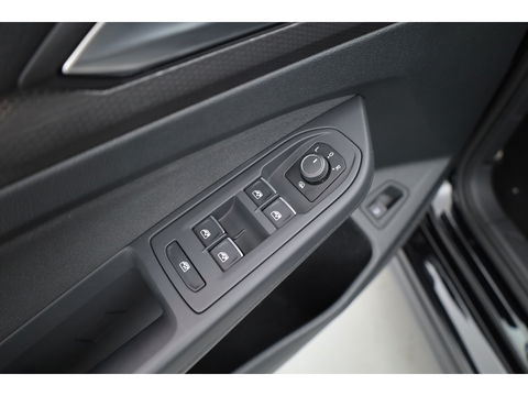 Volkswagen Golf 1.4 eHybrid GTE | Adapt. Cruise | Mistlampen | Stoel- Stuurverw. | IQ. Light | Navi | Camera