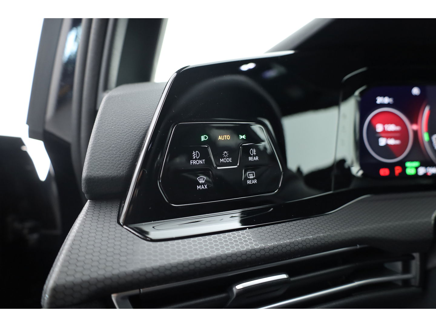 Volkswagen Golf 1.4 eHybrid GTE | Adapt. Cruise | Mistlampen | Stoel- Stuurverw. | IQ. Light | Navi | Camera