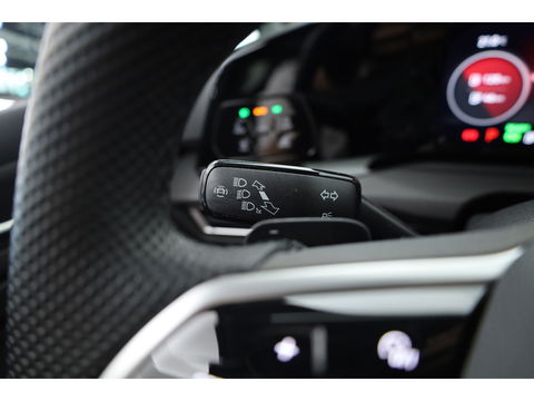 Volkswagen Golf 1.4 eHybrid GTE | Adapt. Cruise | Mistlampen | Stoel- Stuurverw. | IQ. Light | Navi | Camera