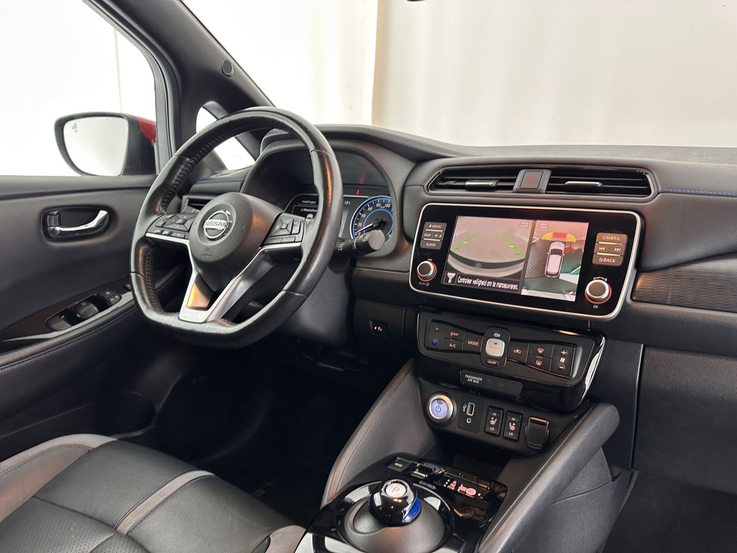 Nissan Leaf Tekna 40 kWh Aut. *LUXURY-LEATHER | FULL-LED | BOSE-SURROUND | DIGI-COCKPIT | ADAPTIVE-CRUISE | TOPVIEW | KEYLESS | NAVI-FULLMAP | BLINDSPOT | DAB+ | PDC | HEATED-COMFORTSEATS | PRIVACY-GLASS |