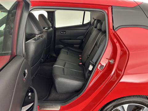 Nissan Leaf Tekna 40 kWh Aut. *LUXURY-LEATHER | FULL-LED | BOSE-SURROUND | DIGI-COCKPIT | ADAPTIVE-CRUISE | TOPVIEW | KEYLESS | NAVI-FULLMAP | BLINDSPOT | DAB+ | PDC | HEATED-COMFORTSEATS | PRIVACY-GLASS |