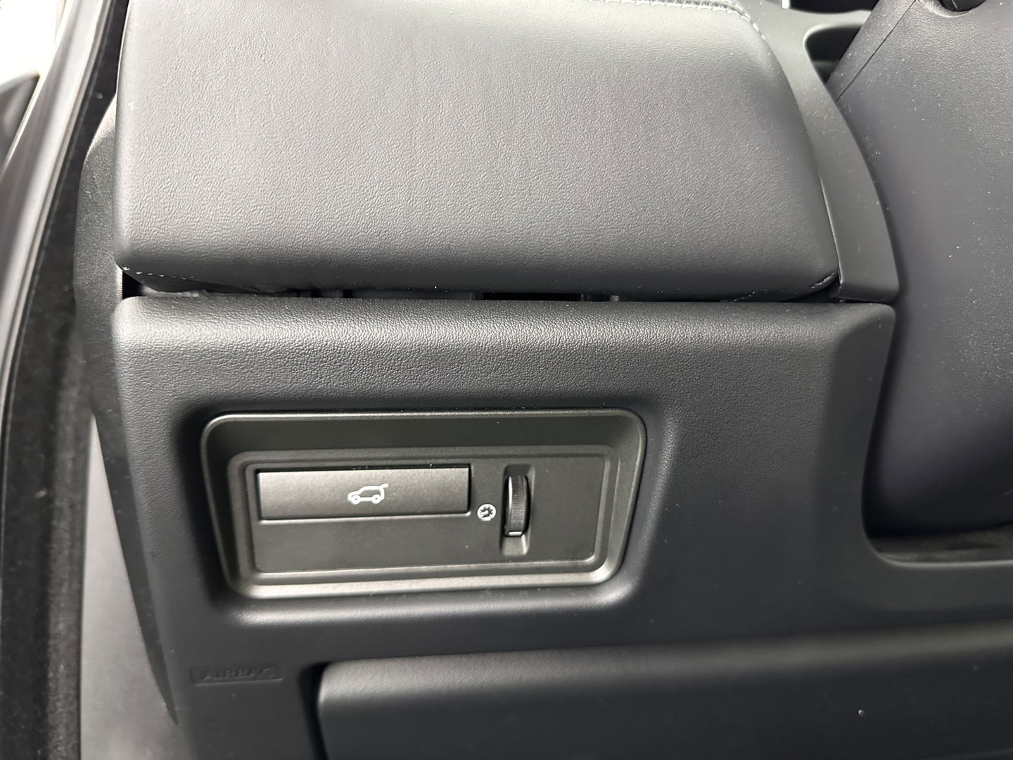 Land Rover Range Rover Evoque 2.2 SD4 4WD Prestige Aut. *PANO | LUXURY-LEATHER | BI-XENON | MERIDIAN-AUDIO | NAVI-FULLMAP | MEMORY-PACK | CAMERA | HEATED-COMFORTSEATS | ECC | SHIFT-PADDLES | PDC | CRUISE | TOWBAR  | 19''ALU *
