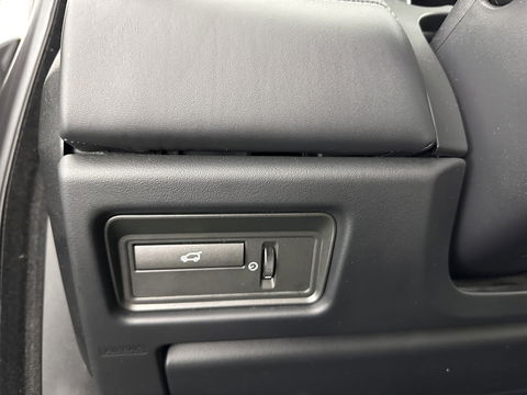 Land Rover Range Rover Evoque 2.2 SD4 4WD Prestige Aut. *PANO | LUXURY-LEATHER | BI-XENON | MERIDIAN-AUDIO | NAVI-FULLMAP | MEMORY-PACK | CAMERA | HEATED-COMFORTSEATS | ECC | SHIFT-PADDLES | PDC | CRUISE | TOWBAR  | 19''ALU *