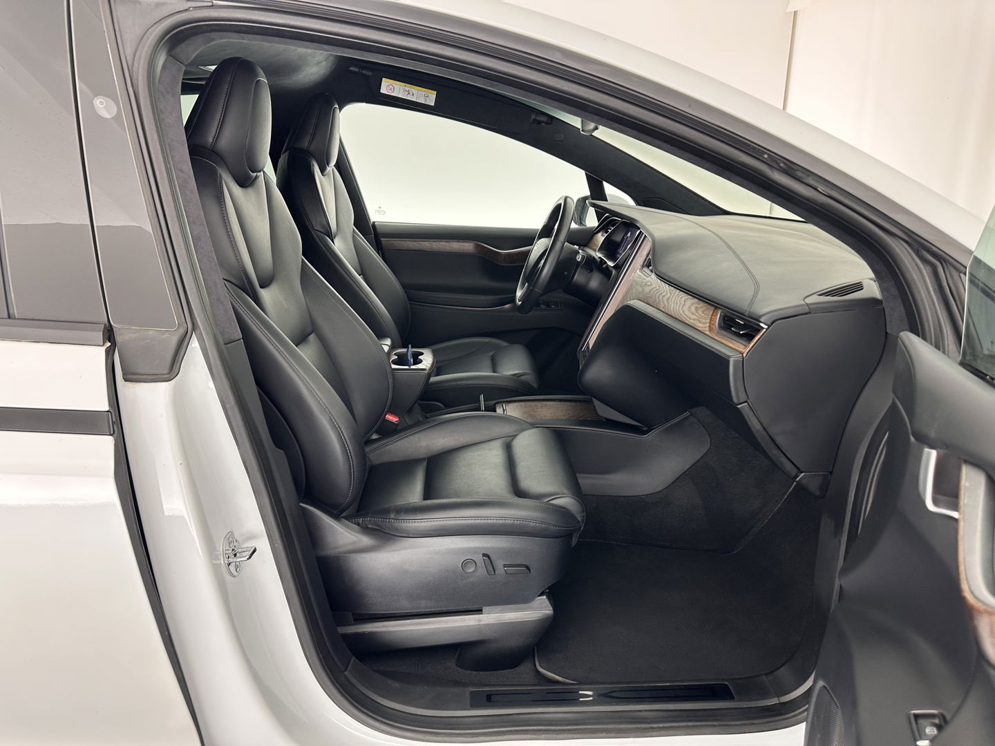 Tesla Model X Long Range [ 7-Pers. ] Aut. *PANO-WINDOW | AUTO-PILOT | LUXURY-LEATHER | TOP-VIEW | NAVI-FULLMAP | FULL-LED | AIR-SUSPENSION | DIGI-COCKPIT | KEYLESS | CAMERA | DAB+ | HEATED-COMFORTSEATS | 22''ALU*