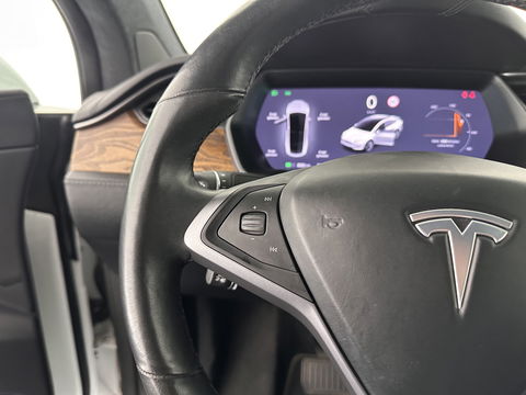 Tesla Model X Long Range [ 7-Pers. ] Aut. *PANO-WINDOW | AUTO-PILOT | LUXURY-LEATHER | TOP-VIEW | NAVI-FULLMAP | FULL-LED | AIR-SUSPENSION | DIGI-COCKPIT | KEYLESS | CAMERA | DAB+ | HEATED-COMFORTSEATS | 22''ALU*