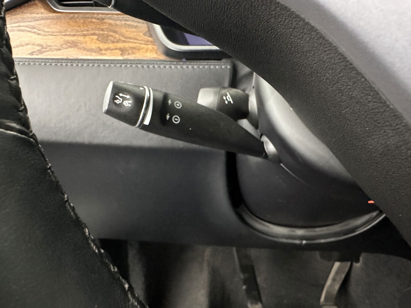 Tesla Model X Long Range [ 7-Pers. ] Aut. *PANO-WINDOW | AUTO-PILOT | LUXURY-LEATHER | TOP-VIEW | NAVI-FULLMAP | FULL-LED | AIR-SUSPENSION | DIGI-COCKPIT | KEYLESS | CAMERA | DAB+ | HEATED-COMFORTSEATS | 22''ALU*