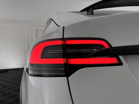 Tesla Model X Long Range [ 7-Pers. ] Aut. *PANO-WINDOW | AUTO-PILOT | LUXURY-LEATHER | TOP-VIEW | NAVI-FULLMAP | FULL-LED | AIR-SUSPENSION | DIGI-COCKPIT | KEYLESS | CAMERA | DAB+ | HEATED-COMFORTSEATS | 22''ALU*