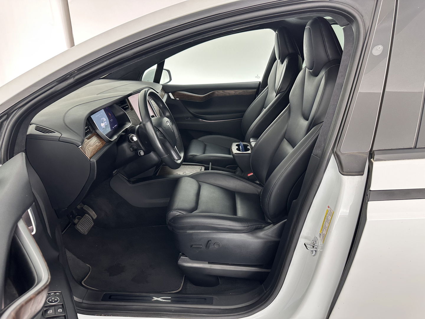 Tesla Model X Long Range [ 7-Pers. ] Aut. *PANO-WINDOW | AUTO-PILOT | LUXURY-LEATHER | TOP-VIEW | NAVI-FULLMAP | FULL-LED | AIR-SUSPENSION | DIGI-COCKPIT | KEYLESS | CAMERA | DAB+ | HEATED-COMFORTSEATS | 22''ALU*