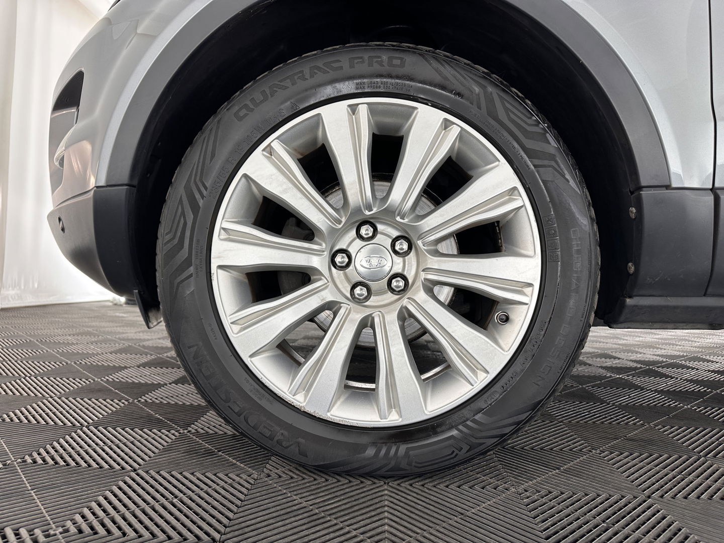 Land Rover Range Rover Evoque 2.2 SD4 4WD Prestige Aut. *PANO | LUXURY-LEATHER | BI-XENON | MERIDIAN-AUDIO | NAVI-FULLMAP | MEMORY-PACK | CAMERA | HEATED-COMFORTSEATS | ECC | SHIFT-PADDLES | PDC | CRUISE | TOWBAR  | 19''ALU *