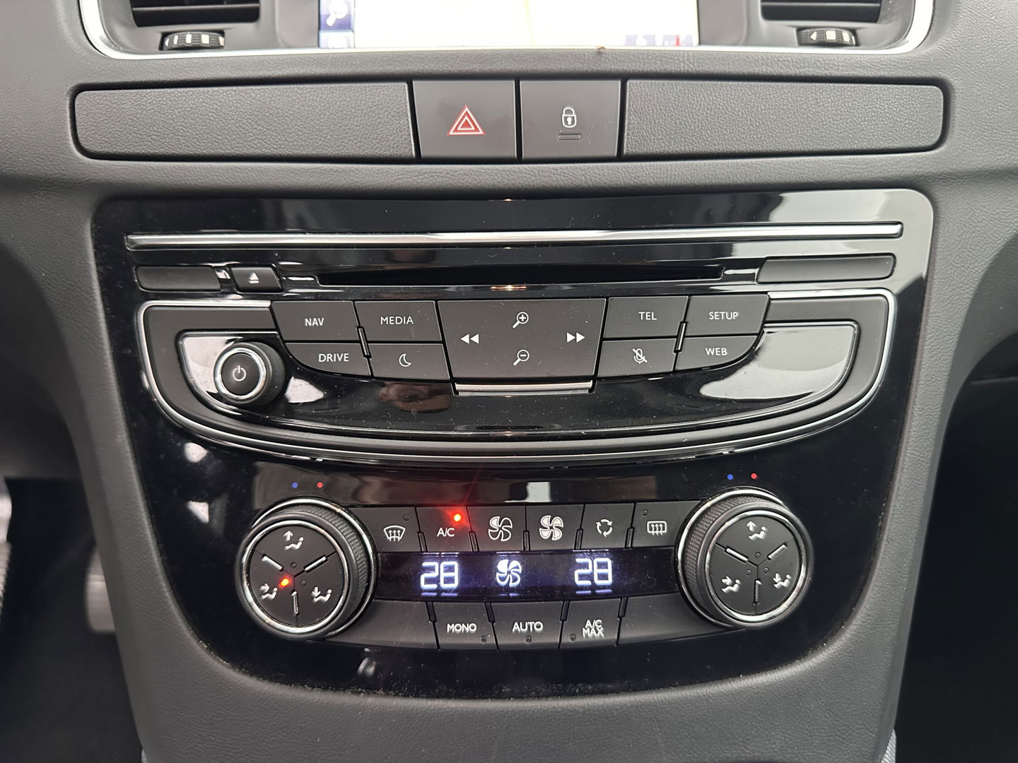 Peugeot 508 1.6 e-THP Première *NAVI-FULLMAP | BLIND-SPOT | COMFORT-SEATS | ECC | PDC | CRUISE | 17''ALU*