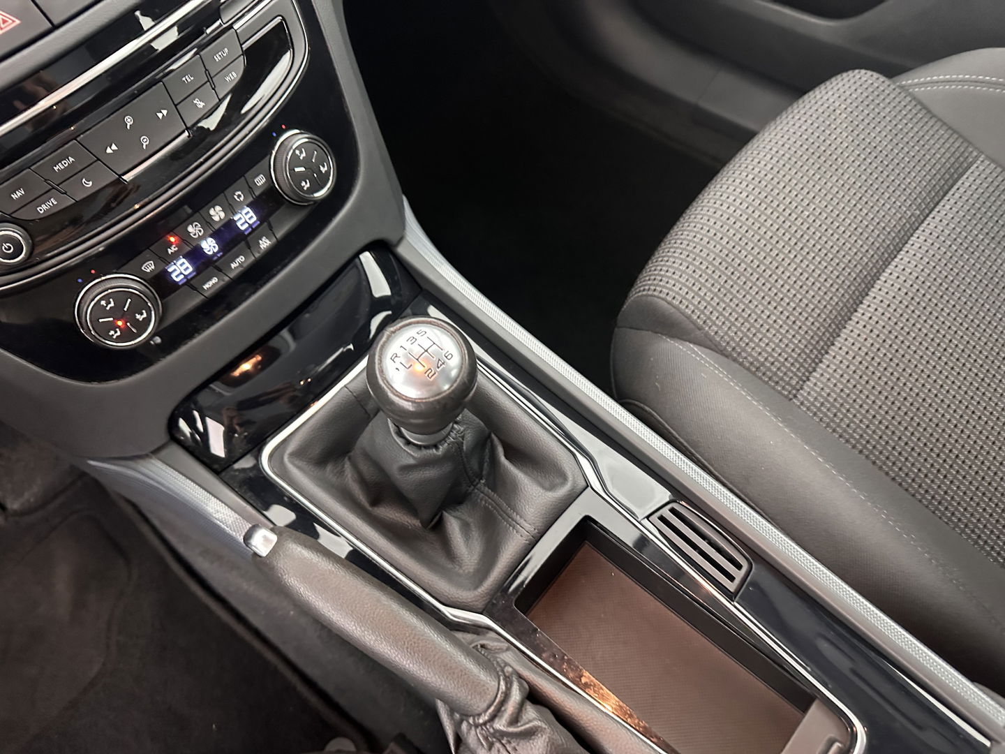 Peugeot 508 1.6 e-THP Première *NAVI-FULLMAP | BLIND-SPOT | COMFORT-SEATS | ECC | PDC | CRUISE | 17''ALU*