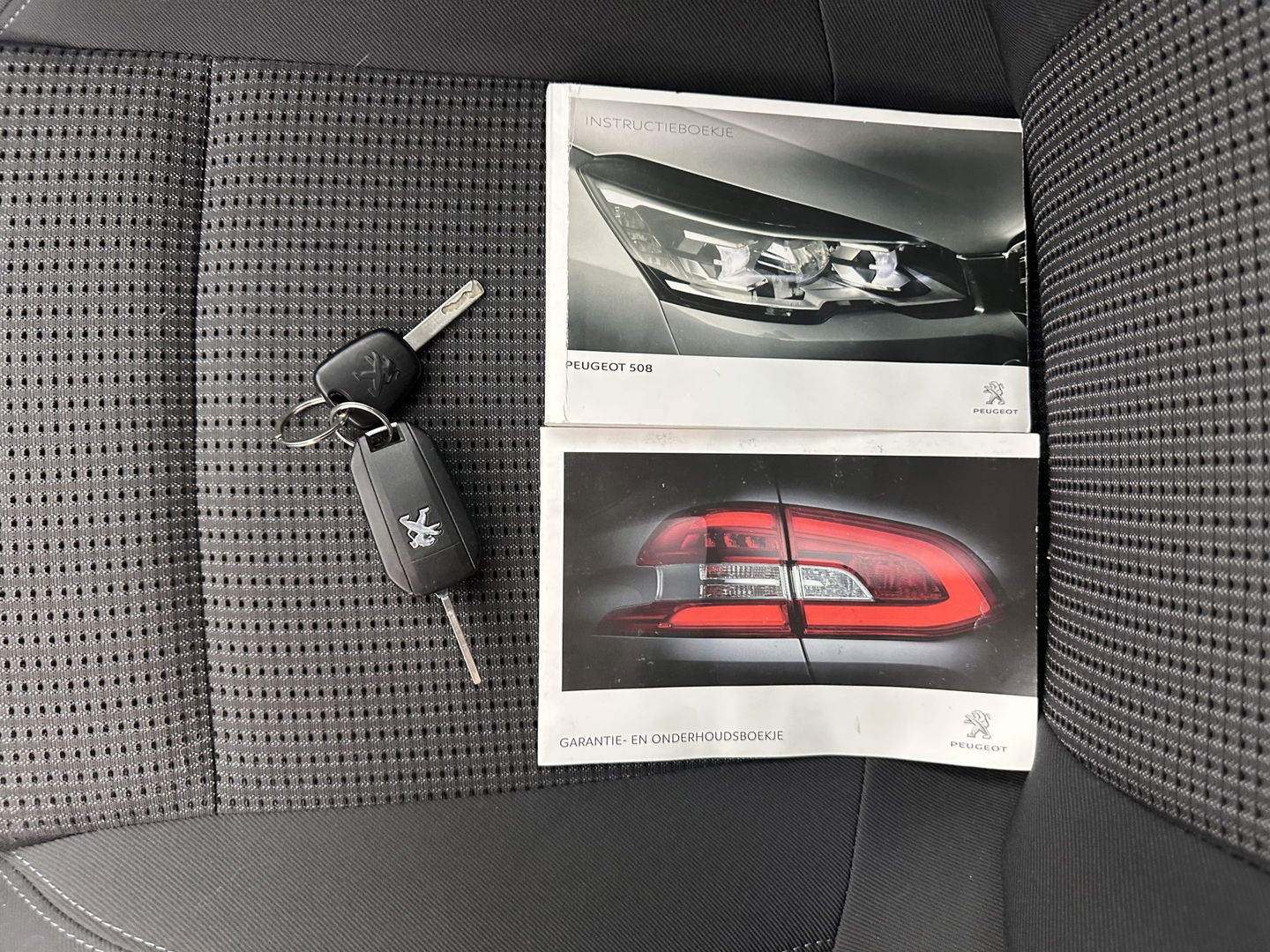 Peugeot 508 1.6 e-THP Première *NAVI-FULLMAP | BLIND-SPOT | COMFORT-SEATS | ECC | PDC | CRUISE | 17''ALU*