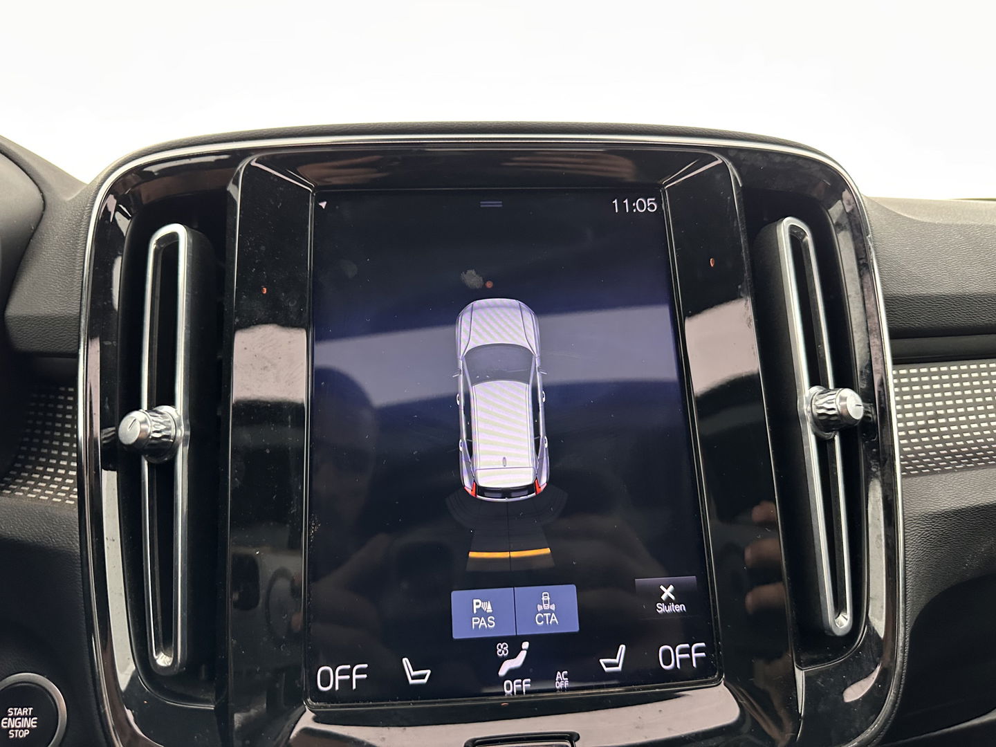 Volvo XC40 1.5 T5 Recharge R-Design (INCL.BTW) (INCL-BTW) *PANO | DIGI-COCKPIT | FULL-LED | BLIND-SPOT | PREMIUM-AUDIO | KEYLESS | APP.CONNECT | NAVI-FULLMAP | ALCANTARA-LEATHER | ECC | PDC | SPORT-SEATS | 19''ALU | TOWBAR*