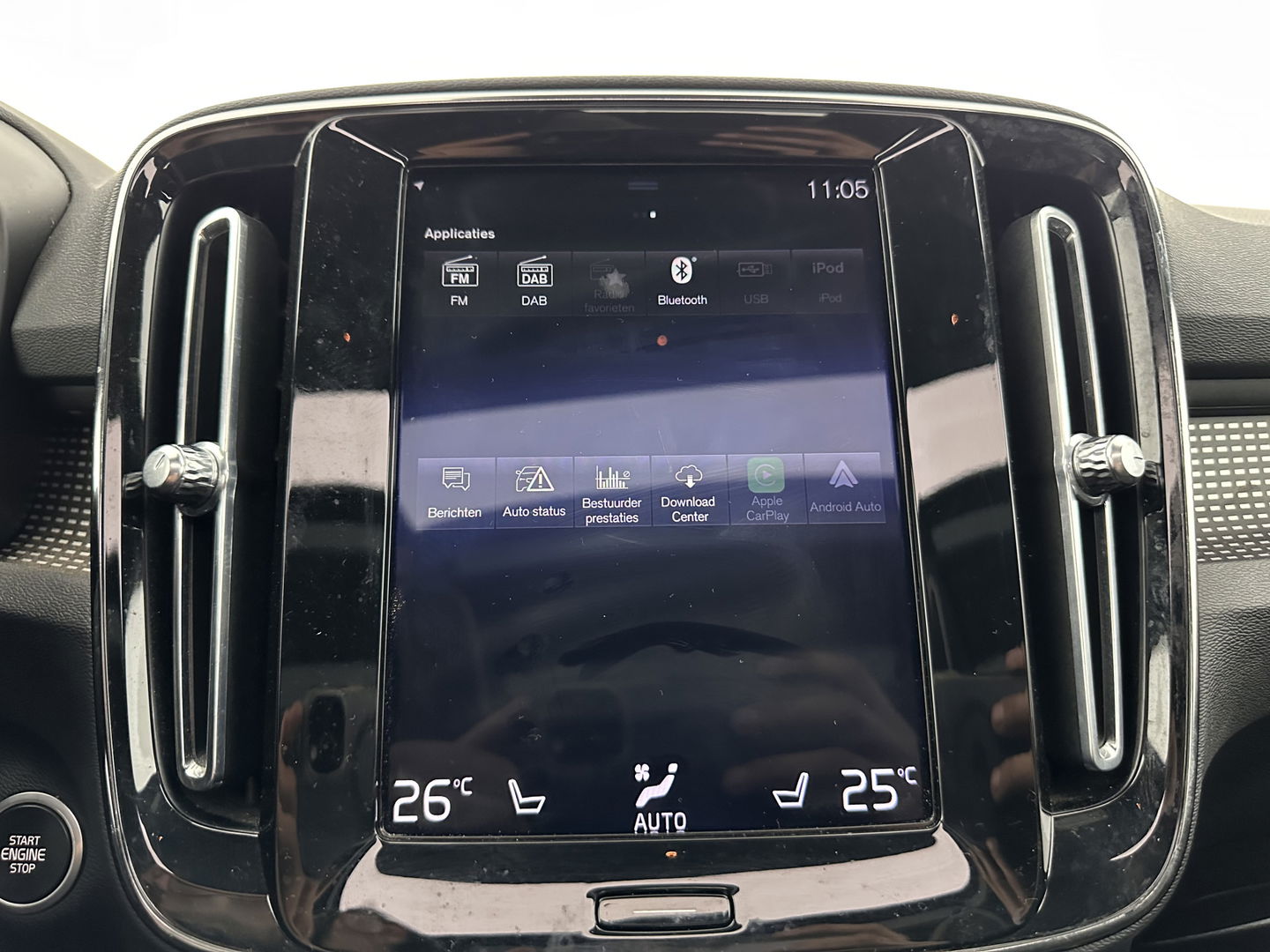 Volvo XC40 1.5 T5 Recharge R-Design (INCL.BTW) (INCL-BTW) *PANO | DIGI-COCKPIT | FULL-LED | BLIND-SPOT | PREMIUM-AUDIO | KEYLESS | APP.CONNECT | NAVI-FULLMAP | ALCANTARA-LEATHER | ECC | PDC | SPORT-SEATS | 19''ALU | TOWBAR*