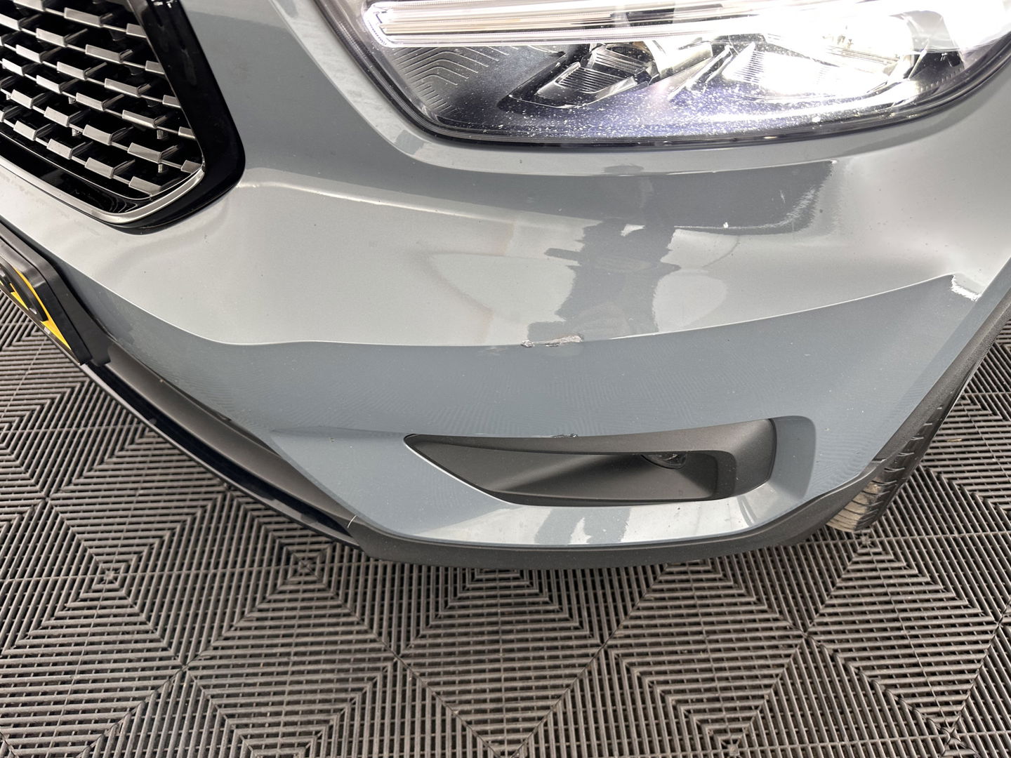 Volvo XC40 1.5 T5 Recharge R-Design (INCL.BTW) (INCL-BTW) *PANO | DIGI-COCKPIT | FULL-LED | BLIND-SPOT | PREMIUM-AUDIO | KEYLESS | APP.CONNECT | NAVI-FULLMAP | ALCANTARA-LEATHER | ECC | PDC | SPORT-SEATS | 19''ALU | TOWBAR*