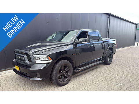 Dodge Ram 1500 5.7 V8 Crew Cab 5'7 4WD LPG Blackout