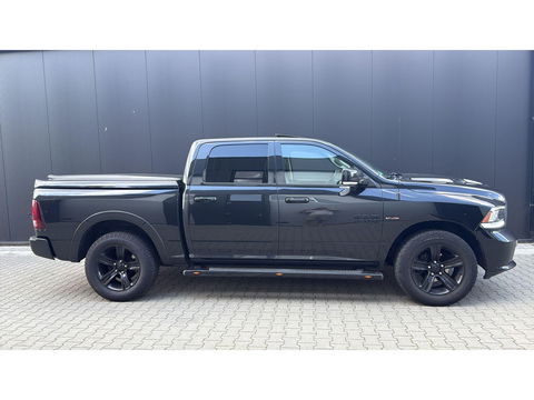 Dodge Ram 1500 5.7 V8 Crew Cab 5'7 4WD LPG Blackout